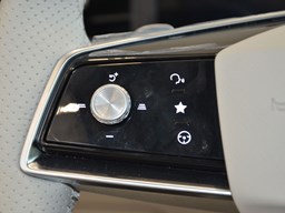 榮威鯨 中控圖片