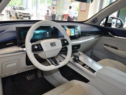 榮威鯨 內(nèi)飾圖片