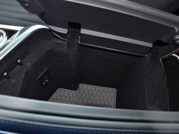 上汽MAXUSG90 內(nèi)飾圖片