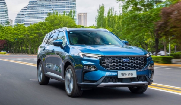 福特領(lǐng)睿2022款參數(shù) 全系使用1.5T發(fā)動機（車身4630/1935/1706/2726毫米）