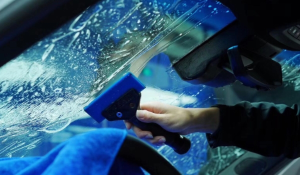 防爆膜與隔熱膜區(qū)別 材質(zhì)、價(jià)格、功能上面有所不同