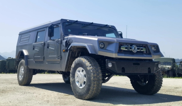 東風猛士民用版2022款價格 沒有2022款（2014款裸車88萬）