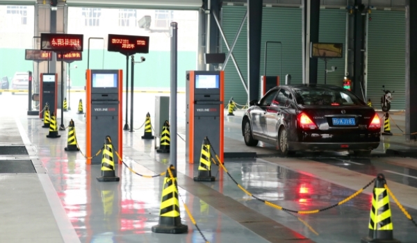 驗(yàn)車需要多少錢 是300元到500元之間（私家車和營(yíng)運(yùn)車費(fèi)用不同）