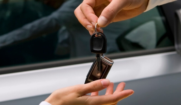 車子過戶要多少錢 過戶費(fèi)用是200元起（車輛性質(zhì)不同過戶費(fèi)用不同）