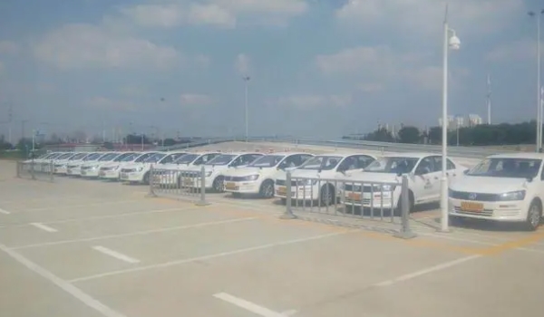 駕校學(xué)車(chē)多少錢(qián) 價(jià)格3000-10000元之間（駕駛類(lèi)型不同費(fèi)用不同）