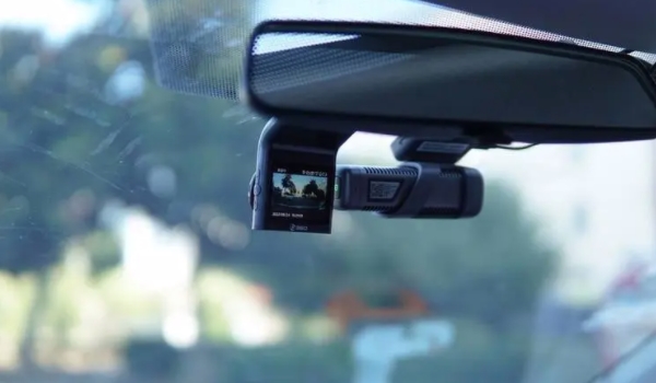行車記錄儀哪個(gè)牌子好 飛利浦、鐵將軍、凌度三個(gè)品牌效果好