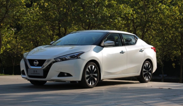 藍(lán)鳥(niǎo)怎么樣 車身時(shí)尚、省油耐用、車輛保值率很高