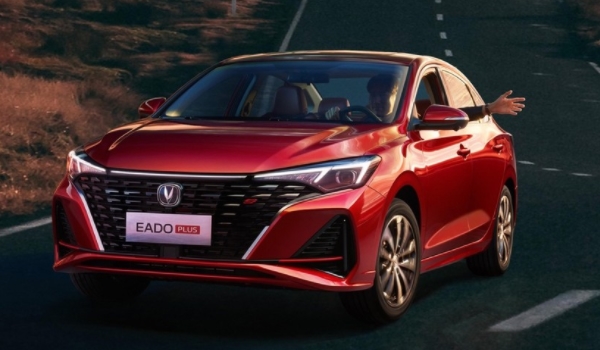 長安逸動(dòng)怎么樣 舒適性好、顏值較高、油耗低（百公里油耗6L）