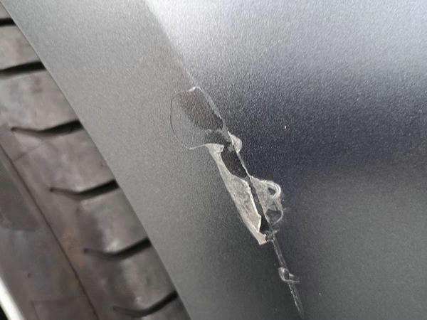 汽車(chē)有劃痕怎么修復(fù)最好