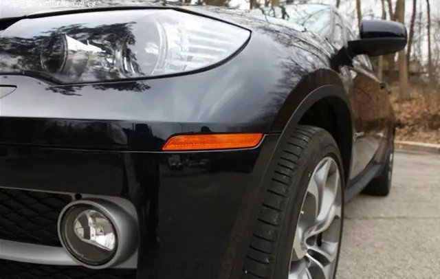 美規(guī)車為什么有兩個(gè)黃燈