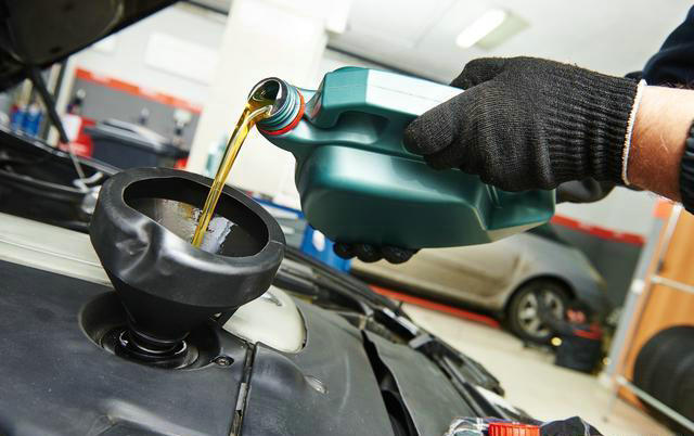 汽車多少公里換機油