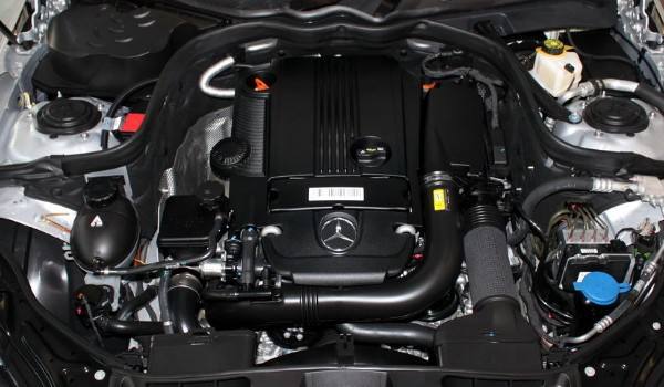 奔馳那款是三缸的