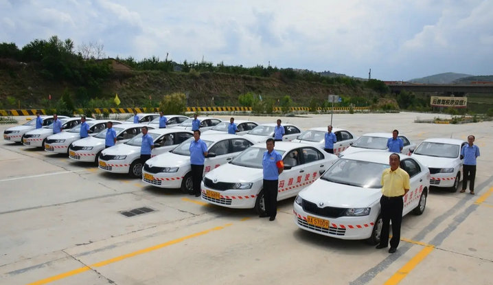 現(xiàn)在學(xué)車費(fèi)用多少錢呢