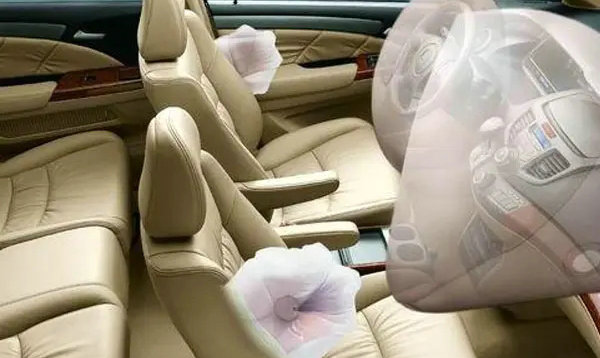 前排側(cè)安全氣囊在哪里