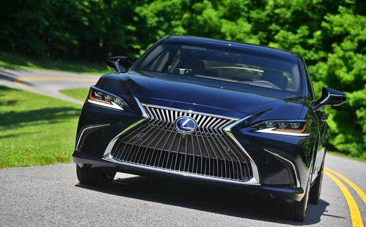 雷克薩斯es300h混動(dòng)需要充電嗎