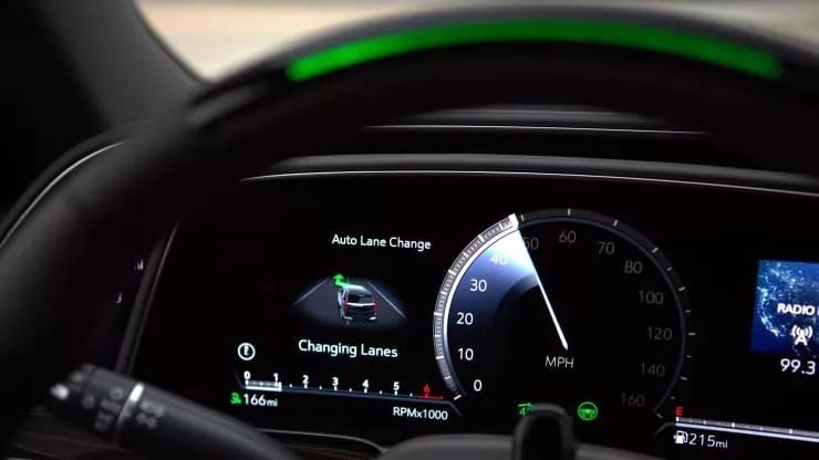 cruisemain燈亮是什么意思