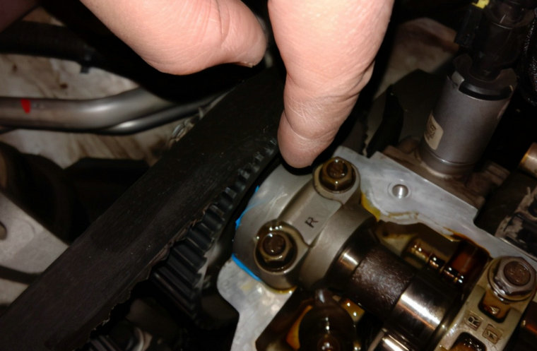 發(fā)動機(jī)忘記加機(jī)油了會造成什么影響