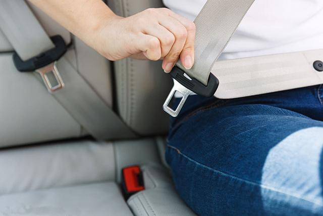 汽車安全帶插不進去怎么辦