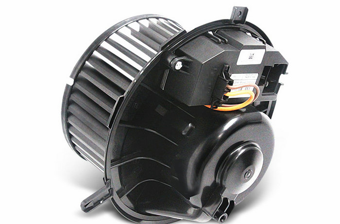 汽車空調(diào)鼓風(fēng)機(jī)嗡嗡響解決方法是什么