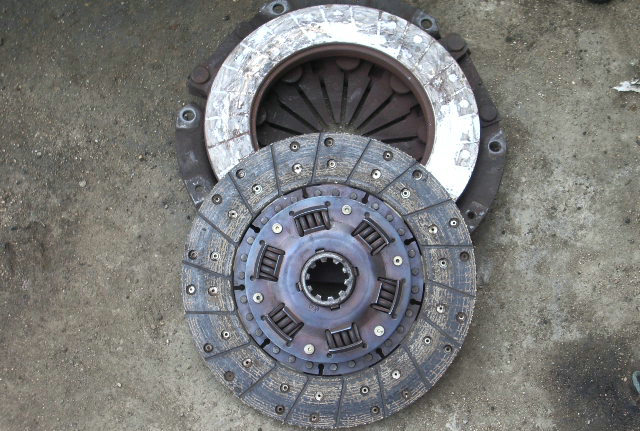 汽車(chē)離合片多少公里需要更換