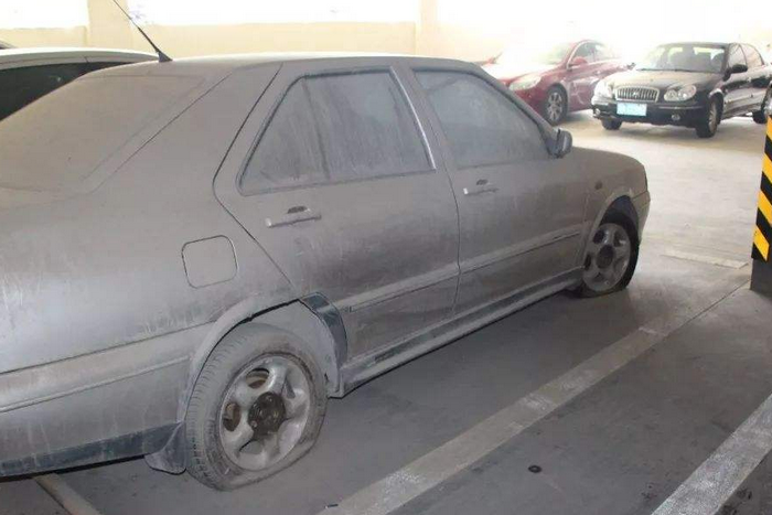 車(chē)上落灰久了會(huì)傷車(chē)漆嗎