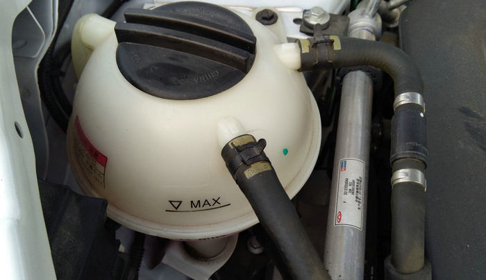 汽車發(fā)動機燒水是怎么回事