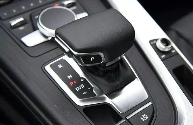 自動擋上的P、R、N、D、S、L代表什么檔位