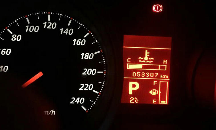 汽車發(fā)動機溫度過高怎么辦