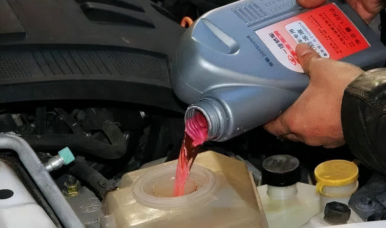 新車冬天需要更換防凍液?jiǎn)?></i>
          <h3>新車冬天需要更換防凍液?jiǎn)?/h3>
          <span>知識(shí)</span>
          <p class=