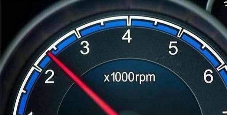 汽車怠速一般多少轉