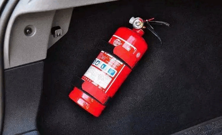 滅火器可以放在車(chē)的后備箱嗎
