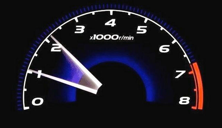 發(fā)動(dòng)機(jī)怠速高好還是低好