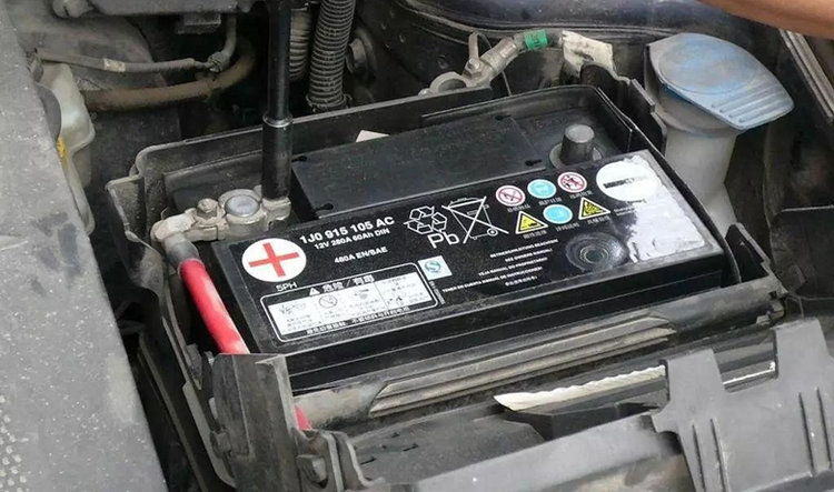 電瓶電量不足發(fā)動(dòng)機(jī)會(huì)亮故障燈嗎