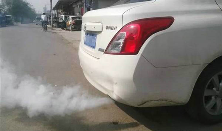 冬季汽車(chē)尾氣冒白煙正常嗎