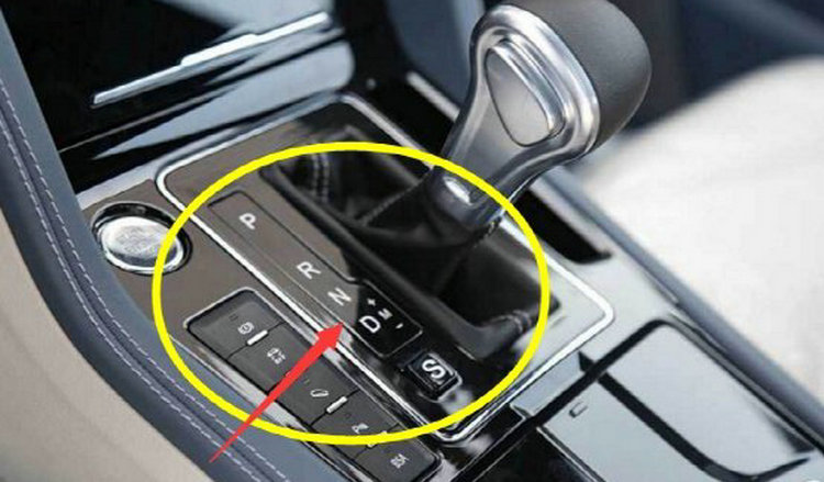 自動擋各個字母代表什么意思