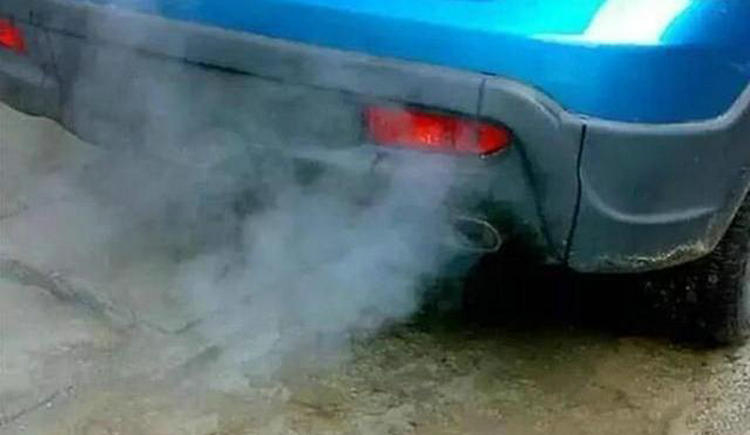 發(fā)動機(jī)冒白煙是拉缸了嗎 發(fā)動機(jī)冒白煙的原因