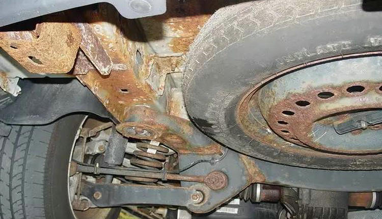 融雪劑對汽車的危害有哪些