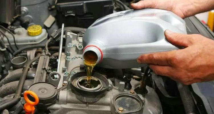 全合成機(jī)油多長時間一換 全合成機(jī)油更換周期