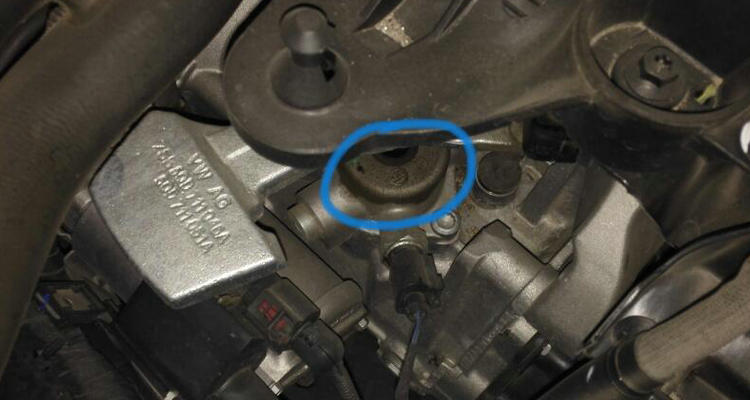 發(fā)動機(jī)缸蓋滲油解決小妙招