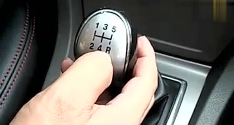 手動(dòng)擋點(diǎn)火用不用踩離合 手動(dòng)擋點(diǎn)火的正確方法