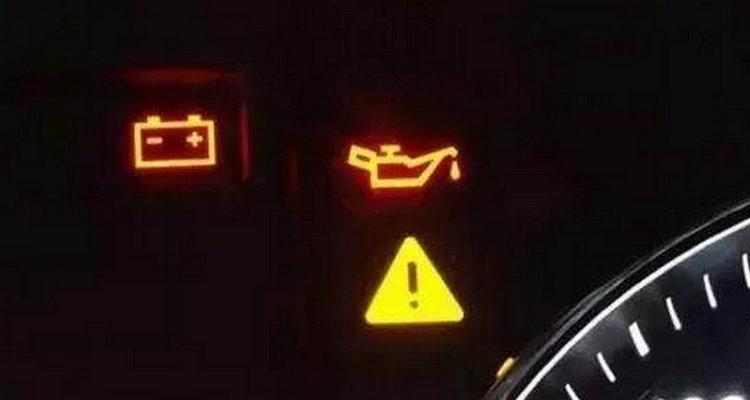 機(jī)油燈和電池?zé)袅潦鞘裁丛?></i>
          <h3>機(jī)油燈和電池?zé)袅潦鞘裁丛?/h3>
          <span>知識</span>
          <p class=