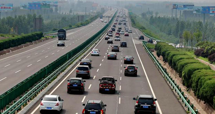 高速上速度慢了會(huì)扣分嗎