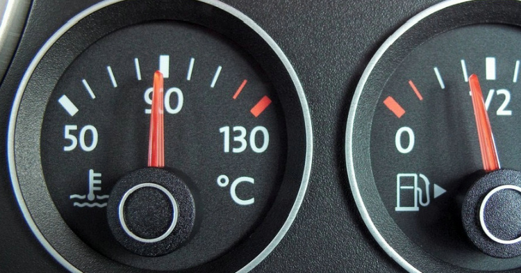 水溫過高對發(fā)動機(jī)有什么影響