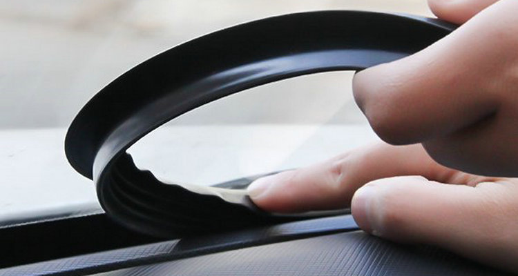 汽車(chē)加裝密封條的優(yōu)缺點(diǎn)