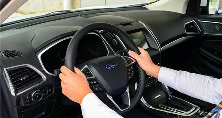 直線行駛方向盤(pán)不能超過(guò)多少度