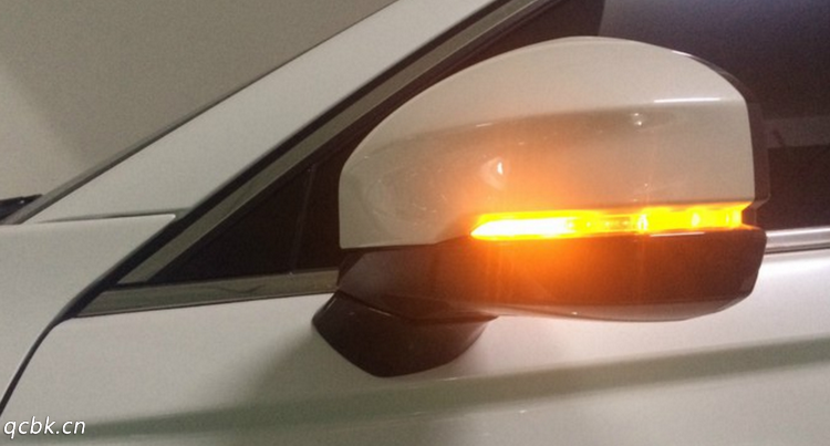 轉向燈閃爍過快的原因有哪些