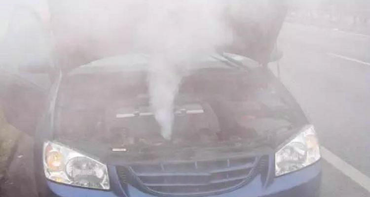 發(fā)動機突然冒大量白煙的原因是什么