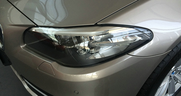 車燈塑料老化發(fā)黃最佳處理方式