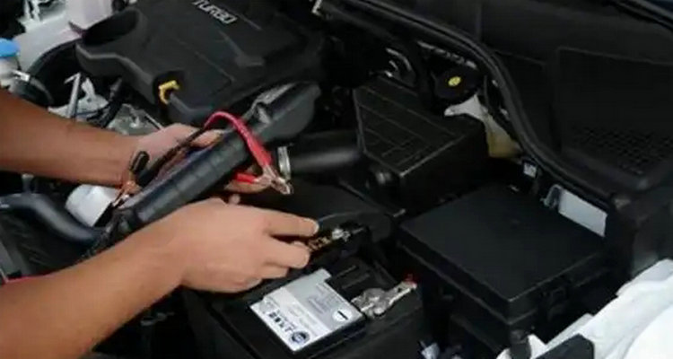 汽車長(zhǎng)時(shí)間不開原地啟動(dòng)多長(zhǎng)時(shí)間充電