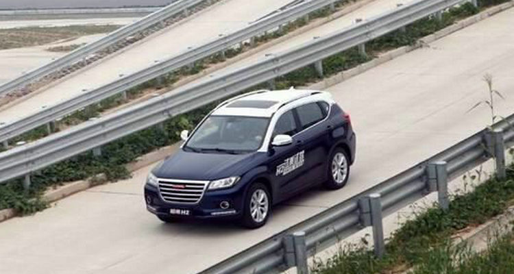 自動擋下坡怎么控制車速